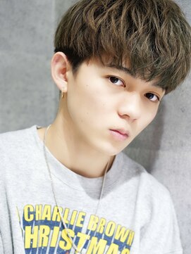 ゴールドシブヤ(GOALD SHIBUYA) ツイストスパイラル波打ちスパイラルセンターパート刈り上げ束感