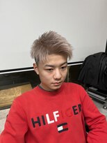 イーラ(era)&nbsp;アップバングハイトーンカラー束感ホワイトベージュ