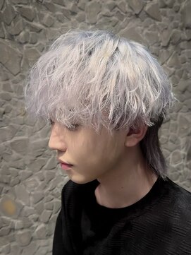 メンズサロン ガウディ 三宮店(men's salon Gaudi) ホワイトカラー×メンズウルフカット