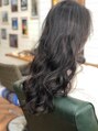 ラニ(lani) 暗めのロングだと巻き髪カワイイですよね♪コテの巻き方伝えます