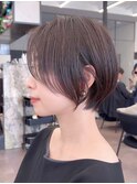 大人ショートカットウェットヘアオリーブベージュデザインカラー