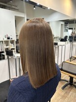 イリス(Iris) ベージュ×ブリーチ