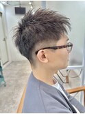ツーブロック刈り上げ束感アップバングショートメンズヘア