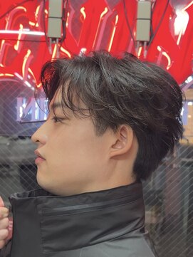 メイン(MENIN) 【Insta@hi_de0205】フェザーパーマスタイル[相模大野/町田]