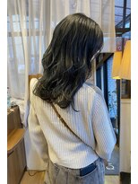 ルアナ ヘアメイク(Luana hair make) ネイビーブラック×レイヤースタイル
