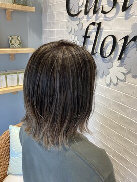 カシータ フロル 尾張旭店(Casita flor) デザインカラー グレージュ