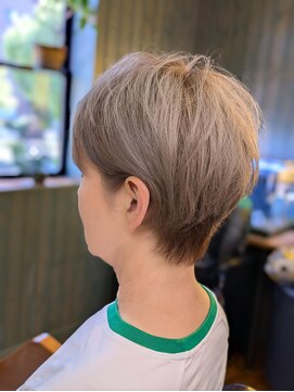 ジョカーレ(giocare) 大人ショートで、ふんわり立体感