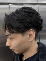 レタッチバイフィフス(RETOUCH by fifth)&nbsp;原宿フェザーパーマセンターパートビジネスヘア大人色気ヘア30代