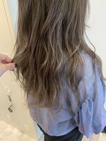 リタ(rita.)&nbsp;大串弥生◎グレーベージュ×ハイライト