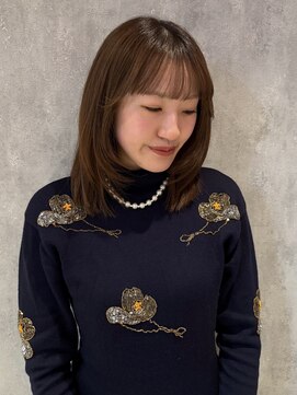 顔周りレイヤー/ミディアム/ベージュカラー