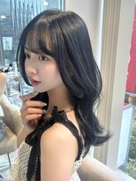 マインバイアフロートギンザ(MYNE by AFLOAT GINZA)&nbsp;レイヤーカット/顔周りカット/ブルーブラック