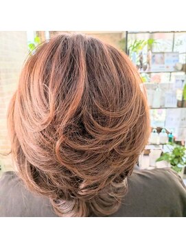 ラルシー(Larucy) ミディアムレイヤーカット