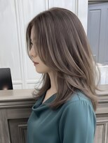 アデル 青山(Adele) 白髪ぼかし×透明感ハイライトカラー