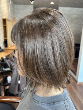 アンドブルー(and BLUE) 伊勢崎軽さのある大人レイヤーボブ