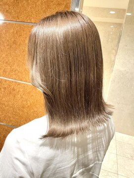 ヴォアソルヂェガーデン(Voasorte GARDEN) 【KIKA】ミルクティーベージュ×切りっぱなしボブ