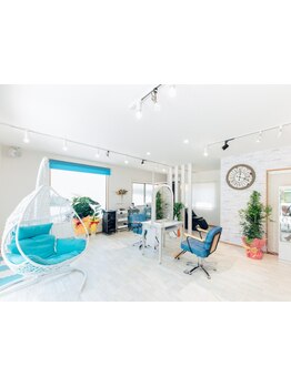 お子様連れもOK◎2席のみプライベート空間で周りを気にせず髪の悩みを相談できる!癒しのサロンタイムを…☆