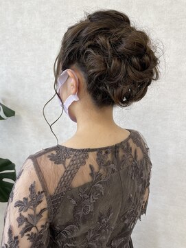 プラーグ ヘアー(Prague Hair) カールアップ