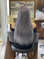 フツーロ 栄(FUTURO)&nbsp;#ヘアカラー#グレージュ#シルバー