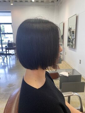 ヘアークラフト(hair craft) 暗めアッシュのシンプルボブスタイル