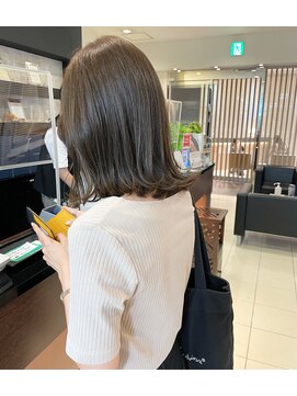 カミエ(kamie) *透けるグレージュ 外ハネボブ 三宮美容室 神戸