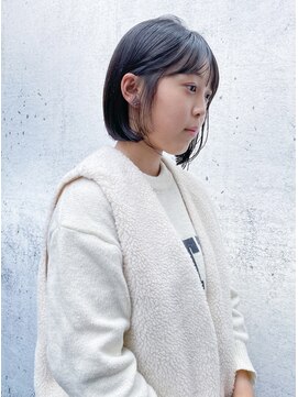 カフ(CAF) 【CAF 照下　黒髪耳かけショート】