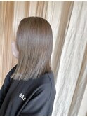 オリーブベージュ