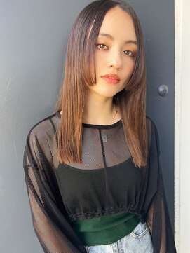 マリアバイアフロート(Maria by AFLOAT) 【山田】センターパート切りっぱなしストレートロング