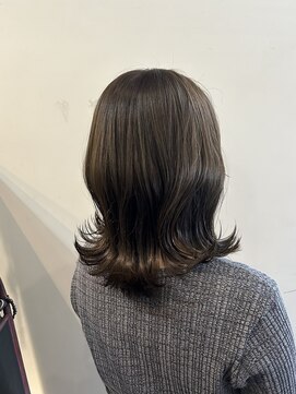 ノエル(NOEL) 赤み消しマットアッシュカラー×波巻きスタイル