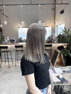 ソーコ(SOKO) ハイトーングレージュ！