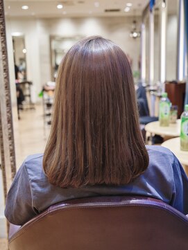 ビュートリアム265(BEAUTRIUM 265) ◆ミディアムレイヤーカット/銀座/地毛風コスメストレートパーマ