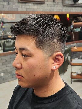 スリーセント 栄(3/cent) フェードカット/アップバング/フェザーアップ