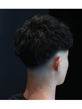 イズミプラス(IZUMI+) フェード＋シャドウパーマ