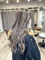 ウェリラバイハク(WeLila by haku)&nbsp;ハイライト/白髪ぼかし/レイヤーカット/髪質改善