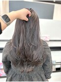 レイヤーカット×透明感グレージュカラー