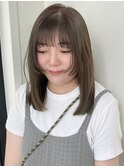 動きのあるミディアムレイヤーと赤みを消したオリーブベージュ