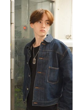 ノラ シブヤ(NORA) センターパート外国人風海外風テーパーフェードニュアンスパーマ