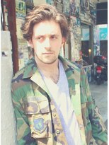 ジジバイワースホワイル(jiji by WORTH WHILE) リバースセンターパート刈り上げセンターパートサーフカール