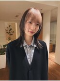 ミディアムヘアフェイスフレーミングカラー髪型20代30代前髪あり