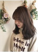 ピンクベージュ