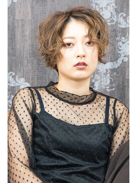 ヘアーメイク ラグズ(Hair Make Luxtz) 大人ショート/前髪パーマ/ナチュラルカラー/ウェーブボブ