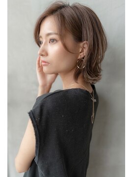 ドットハリス(.Hallis) 大人かわいい/小顔/ミディアムレイヤー/20代30代40代