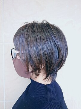 ジャム ヴィ―ボ(JAM Vivo) 大人ショート１/襟足スッキリ/メガネ有り