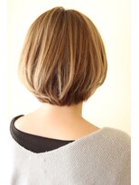 レウナ 外苑前(Reuna)&nbsp;20代30代40代大人可愛いボブ　丸みが可愛いひし形ボブスタイル