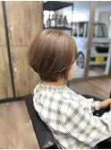 ショートヘアショートボブカット白髪ぼかし脱白髪染め