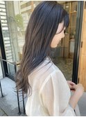 オリーブグレージュ