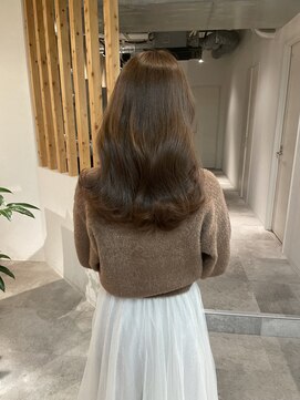 アイリー 名古屋(A/LEE) ミディアムヘア／透明感アッシュ