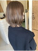オリーブベージュウルフ風長めボブ