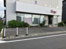 ルージュ(rouge)の雰囲気（＊～広めの駐車場完備～白線はありませんが店舗前に駐車下さい＊）