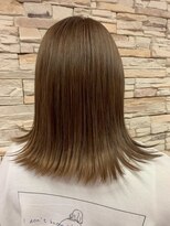 ジュリアンマーラ(Julien Mara) 外ハネミディアム/切りっぱなし/シースルーバング/透明感カラー