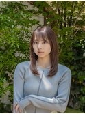 ナチュラルなストレート/レイヤーカット